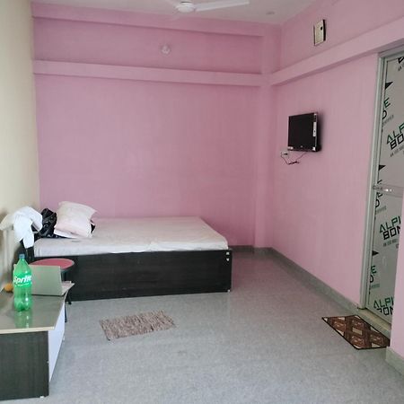 Hotel Radhey Krishna ปัฏนา ภายนอก รูปภาพ