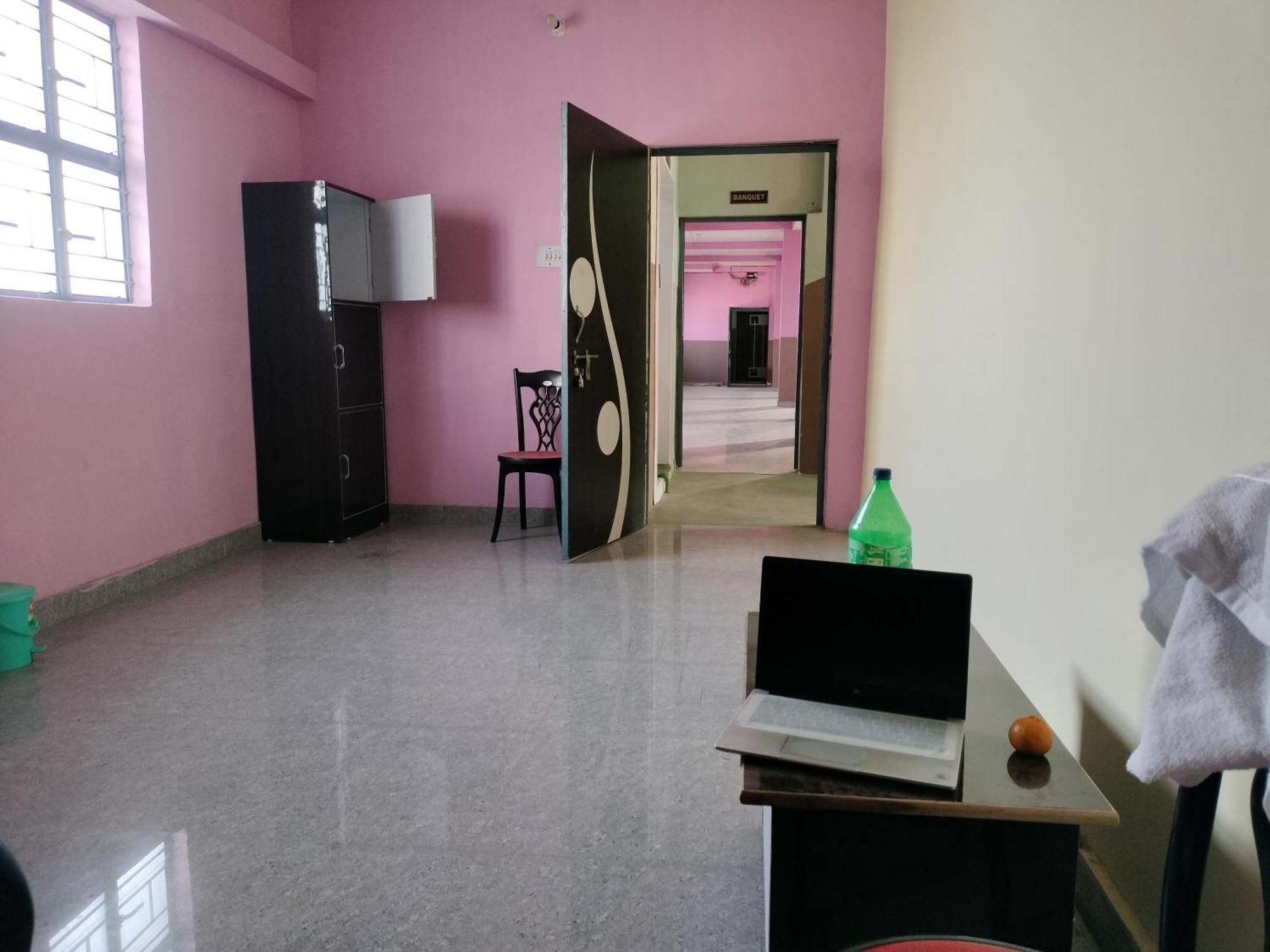 Hotel Radhey Krishna ปัฏนา ภายนอก รูปภาพ